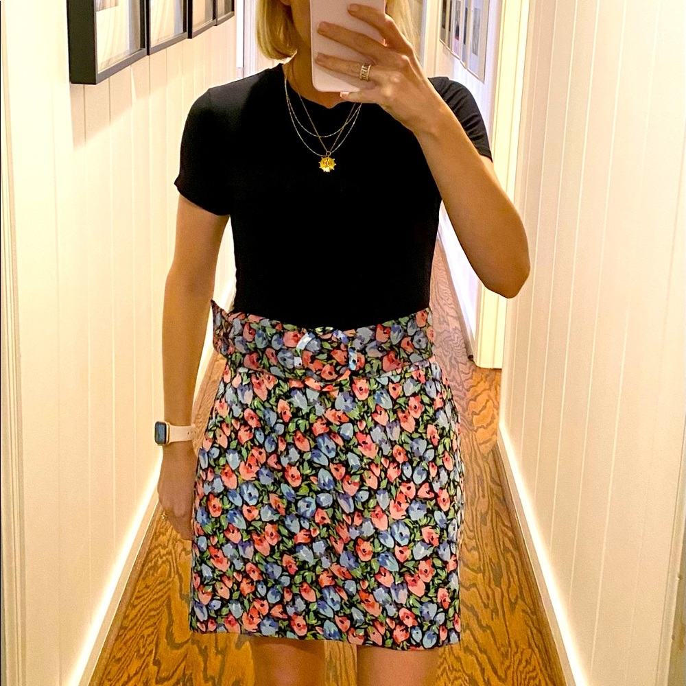 Zara skirt, floral with removable belt, zips in the back